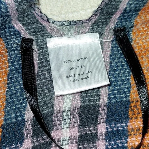 Just Style LA Poncho Scarf - Picture 6 of 6